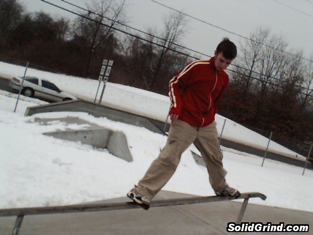 Mike Dean hittin a UFO at the skatepark