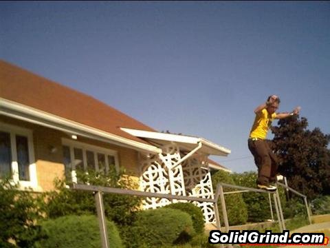 Jordan Thompson hittin a Frontside