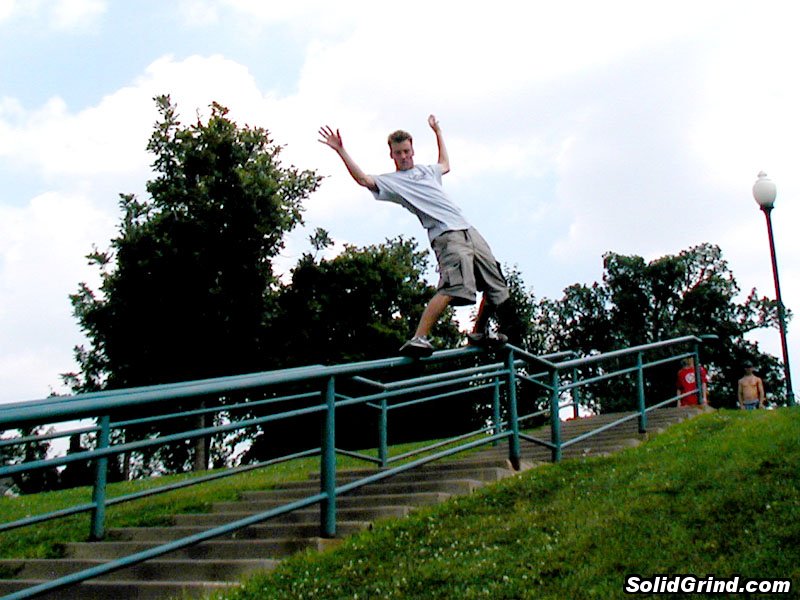 Bryndon Smith hittin a Frontside the Iowa City Kink
