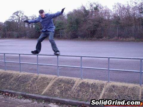 Dan_H hittin a Frontside