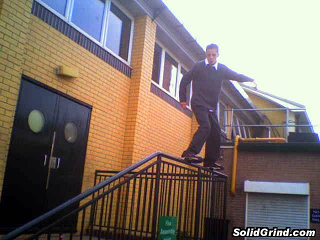 Stuart Pickston grinding the school kink