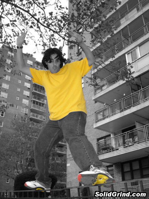 AnthoFlex of NYCS hitting up Main St. with a Frontside