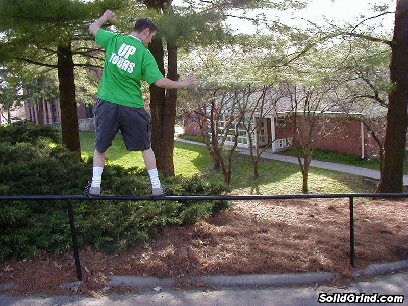 Derek Brooks hittin a Frontside