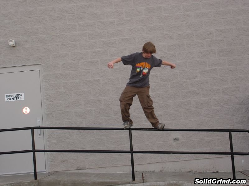 Sam hittin a royal outside cold-stone's.