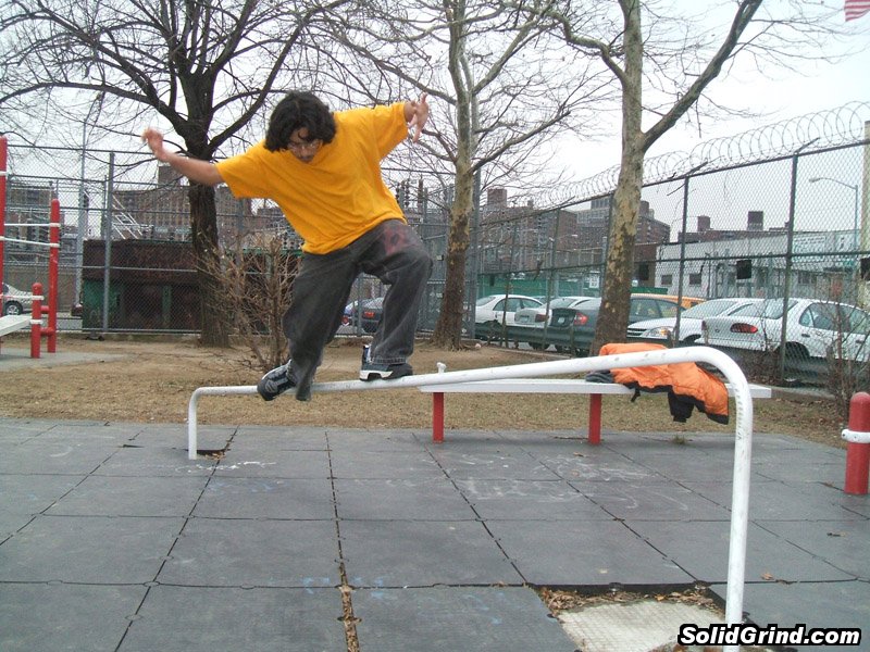 AnthoFlex hits a Alley-Oop Mizuo in a local park