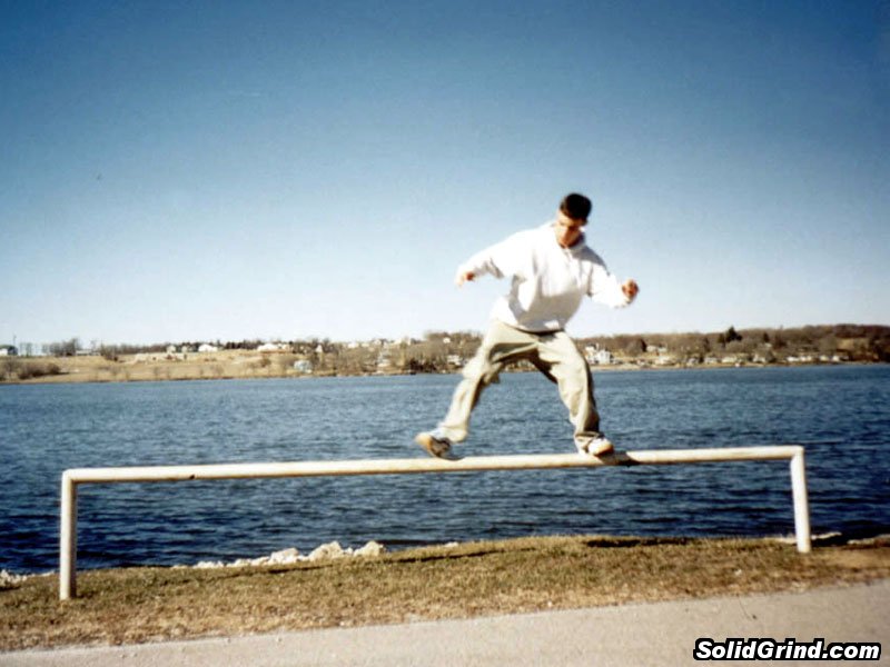 Hugh Hermes hittin a Frontside