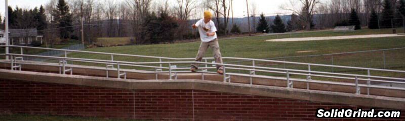 Aaron Stunkard hittin a Long Handrail