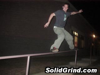 Ian Walsh hittin a Stylin Frontside